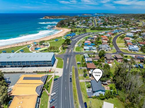 Malua Bay House | Skyes Beach House -Views, Spas, Sauna, Arcade Games