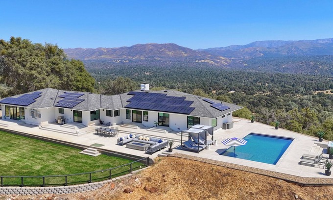 Mariposa House | Skyfall - Best views in Mariposa