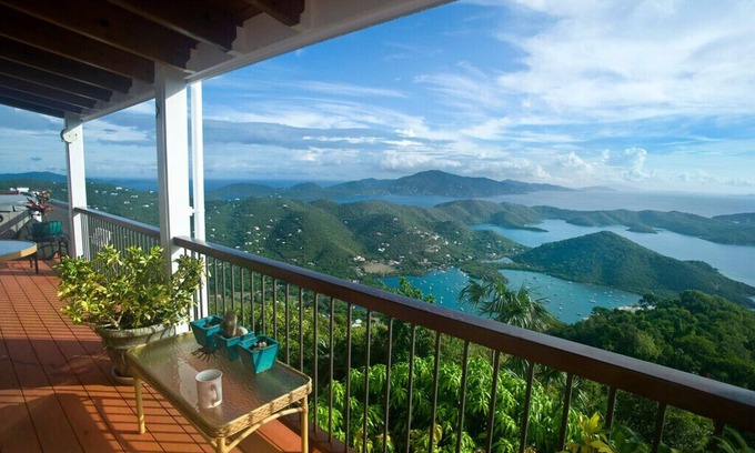 Bordeaux Mountain Villa | Skyflower~ Great Reviews, World Famous Amazing 50 mile views, private, hot tub!