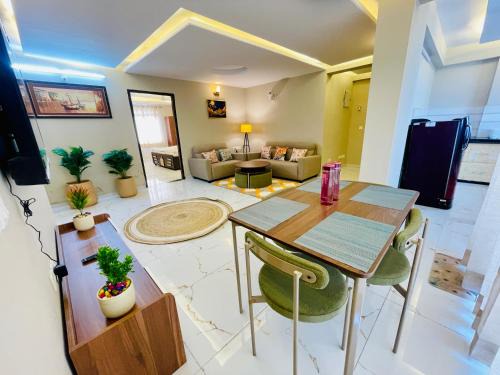 Malviya Nagar Apartment | Skyhigh Luxuria Near Airport Spacious CityCenter