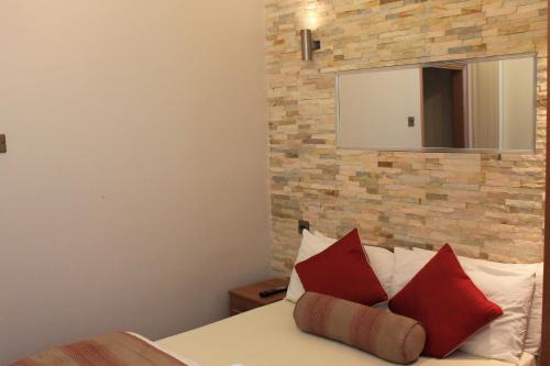 Heston Central House | Skylark Guest House