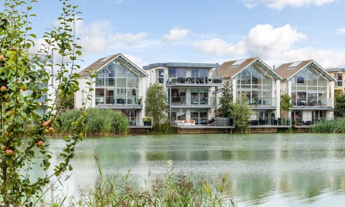 Laverton Villa | Skylark Lodge - HM24 - HOT TUB - Lakeside Spa
