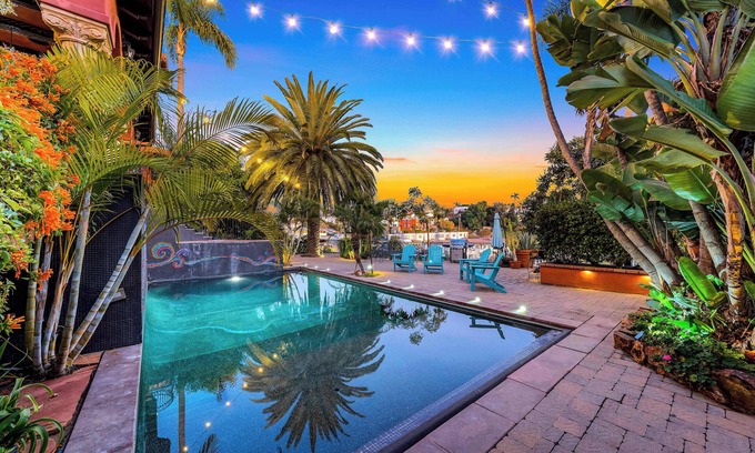 Park West House | Skyline & Bay Views Spanish Villa: Pool + Hot Tub!