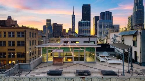 Historic Core House | Skyline Lofts by AvantStay: a multi-level industrial-chic retreat in DTLA with rooftop views soaring ceilings steps to dining music culture