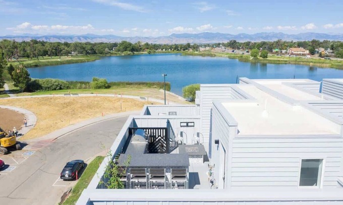 Berkeley House | Skyline Retreat, Berkley, Sunnyside Views, 30 Day Family