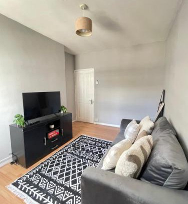 Whitechapel Apartment | Skyline View Apartment, Close to Tube & Central