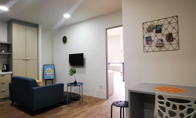 Cyberjaya Apartment | Skypark [Netflix+100Mbps], Cyberjaya by HostAssist