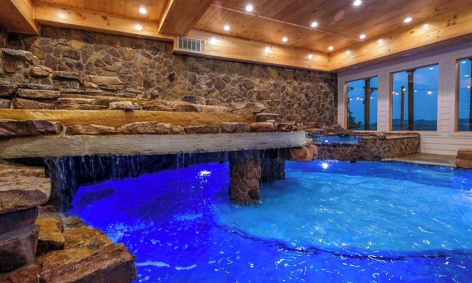 Gatlinburg - Pigeon Forge Cabin | Skyriver Falls - Spectacular Private Pool!