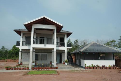 Mudigere House | SkyScape Homestay- near to falls ettina bhuja treaking, devaramane, bettadhabiraveshvara