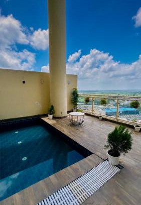 Noida Apartment | Skyswimstay