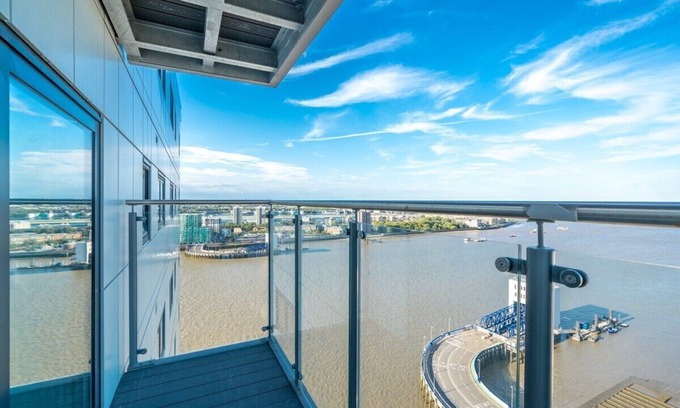 Woolwich Riverside Apartment | Skyvillion -2Bed Thames Apt near ExCel/O2/City AP