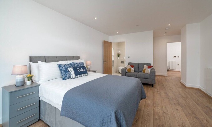 Woolwich Riverside Apartment | Skyvillion-Apartments Near River Thames ExCel & O2