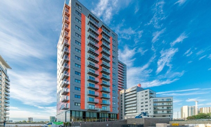 Woolwich Riverside Apartment | Skyvillion - River Thames Deluxe ExCel/02/City AP
