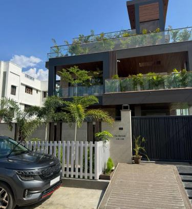 Gomti Nagar House | Skywood Villa Rooms