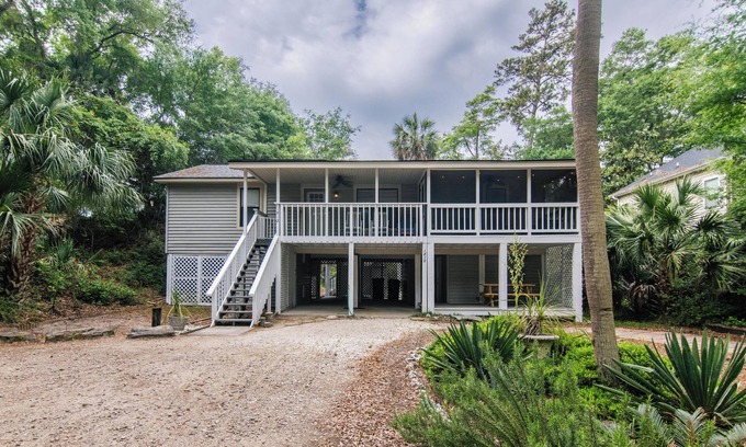 Edisto Island House | Slack Tide:Cozy Pet-Friendly Beach Cottage;Easy Beach Access;Covered Porches
