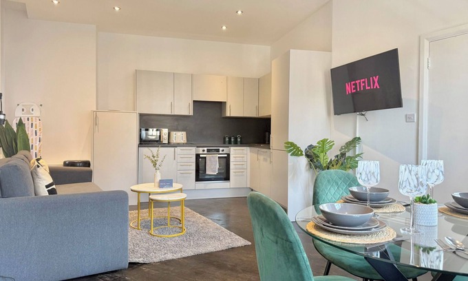 Hoxton House | Sleek 1 Bedroom flat in Shoreditch, Old Street