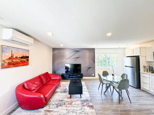 Universal City House | Sleek and Stylish - Modern 1BR Retreat - WO3 - UC