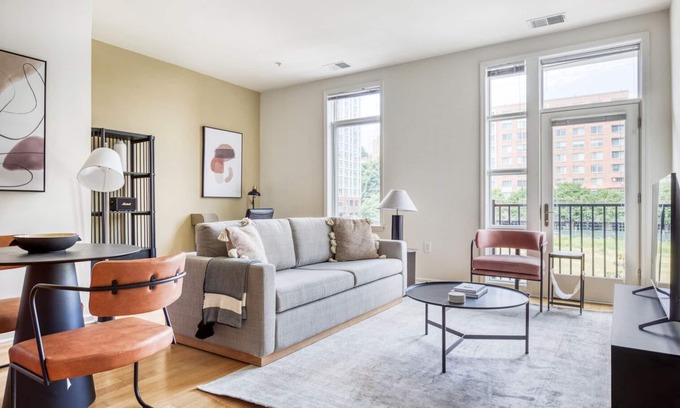Hoboken Apartment | Sleek Hoboken 1BR w/ Gym, W/D & Elevator, near Waterfront, by Blueground