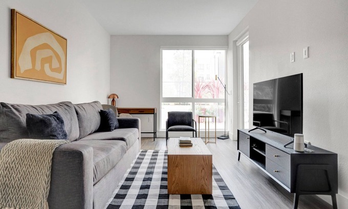 Mountain View Apartment | Sleek Mountain View 1BR w/Gym, W/D & Pool, near 280 & 101, by Blueground