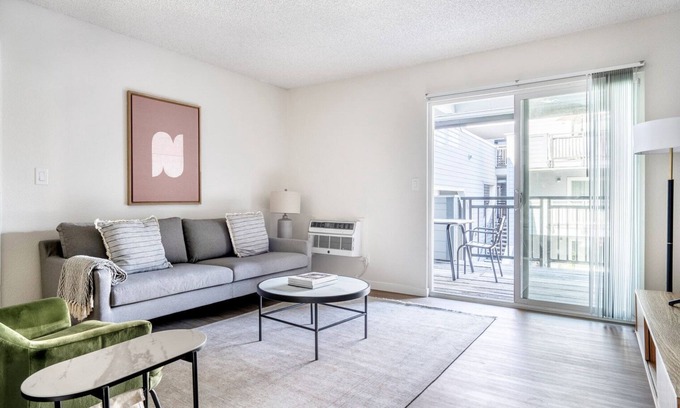 Midtown Apartment | Sleek Palo Alto 1BR w/Gym, Pool & W/D, nr Stanford, by Blueground