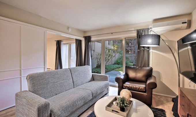 University South Apartment | Sleek Palo Alto 1BR w/A/C & W/D, nr Restaurants, by Blueground