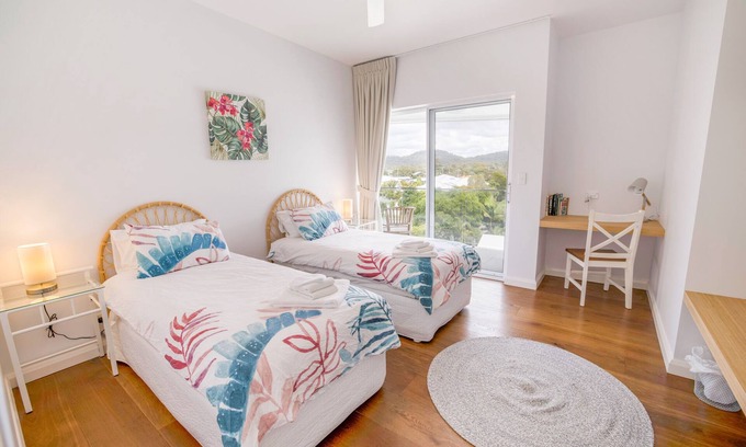Bogangar Apartment | Sleep 38 in the heart of Cabarita Beach, gateway to the Tweed Coast and Valley.
