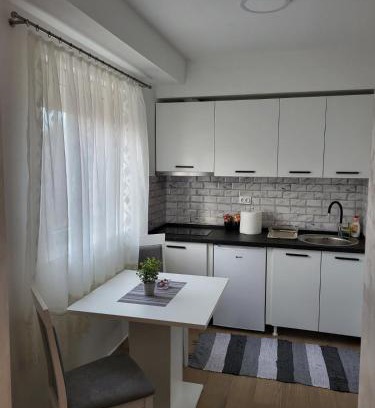 Surcin Apartment | SLEEP & GO