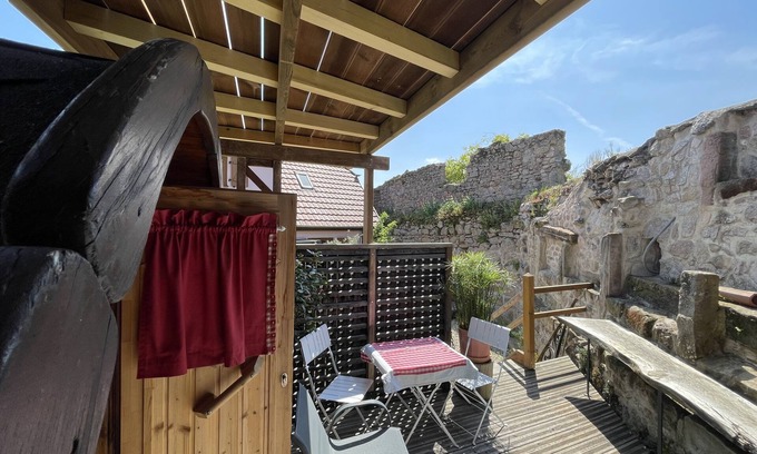 Dambach-la-Ville House | Sleep in a barrel, romantic decoration