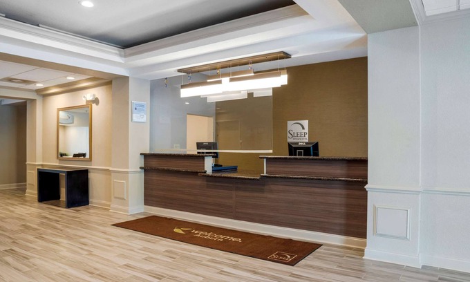 Auburn Hotel | Sleep Inn & Suites Auburn Campus Area I-85