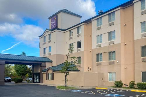 Roseburg Hotel | Sleep Inn & Suites Roseburg North Near Medical Center