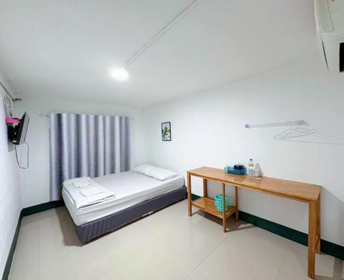 Makham Tia Resort | Sleep white