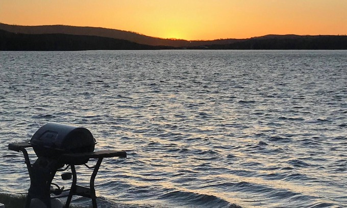 Maple City Cottage | Sleeping Bear Dunes Pet Friendly Cottage on the Lake
