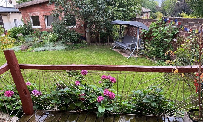 Nikolaivorstadt Apartment | Sleeping with a garden in a historic old town house