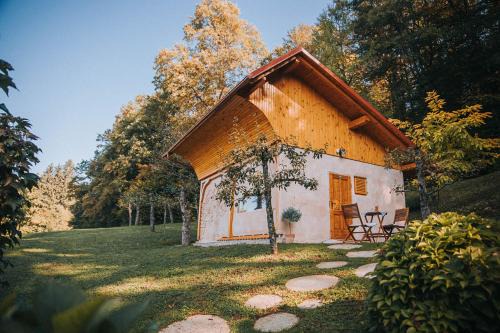 Grosuplje Apartment | Sleeping with bees - Tourist farm Muha