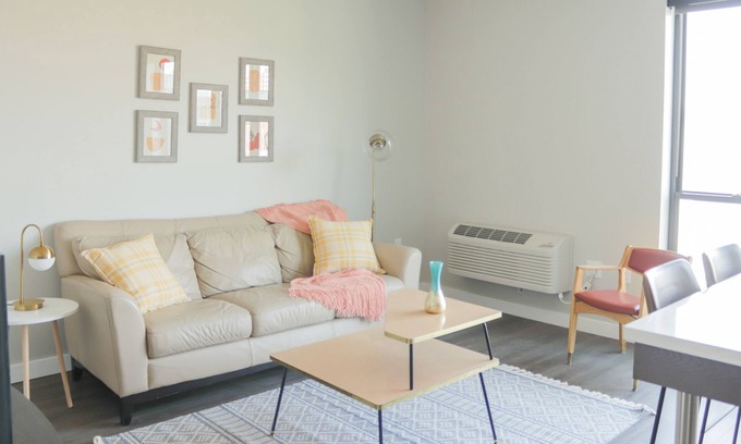 Downtown Des Moines Apartment | Sleepover: Pristine 1BD/1BA - Downtown Des Moines