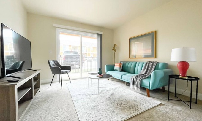 Oklahoma City Apartment | Sleepover: Vivid 1BD/1BA + Gym & Pool - OKC