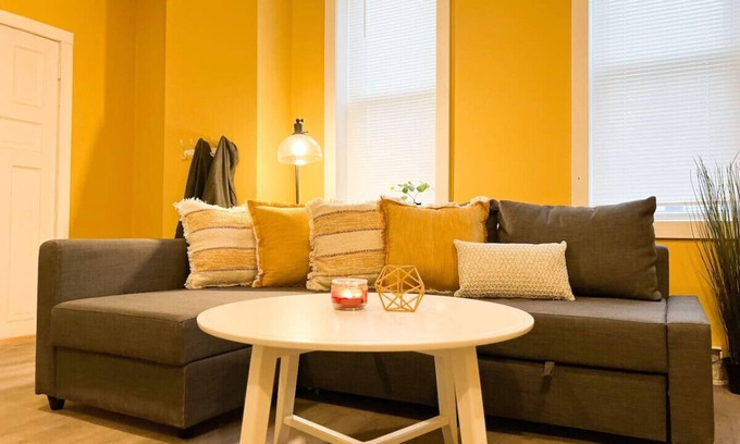Jeannette Condo | Sleeps 14! 9 Beds and Bathrooms, Historic + WIFI!