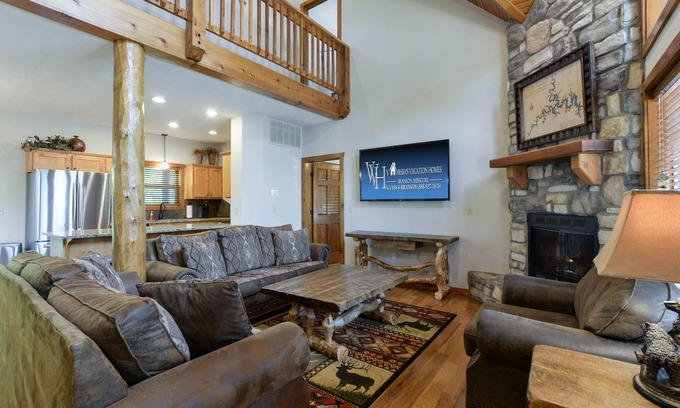Indian Point House | Sleeps 22 - 8 King Beds - Next to SDC! - Indoor Pool -Vanessa's Vacation Homes