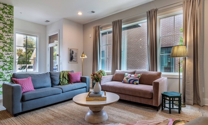Germantown House | Sleeps 24 | 2 Modern 4BR Units | Germantown
