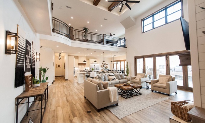 St. George Villa | Sleeps 24| Brand new| AMAZING KITCHEN| Pool | Lazy River | Mini Golf