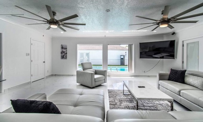 Bay Area House | Sleeps 28 - Ocean View - Pearl on Ocean Dr, Combined Estate