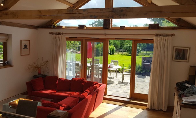 Haslemere House | SLEEPS 4-6 - Contemporary Oak Framed House Rural ANOB Nr Chiddingfold Open Plan