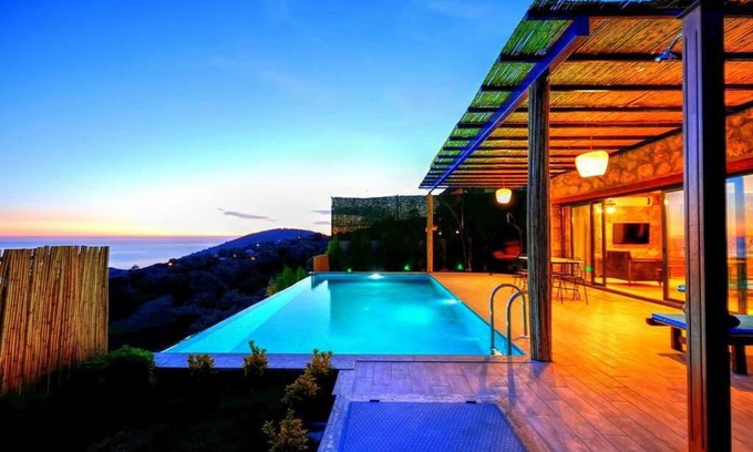 Faralya Villa | Sleeps 4, Spacious Lux Villa with Private Pool AWZ 275