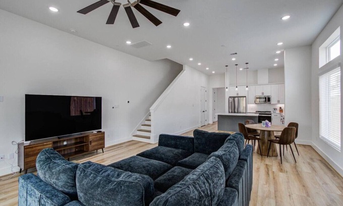 OST - South Union House | Sleeps 5 | 5 Min to Med Center| 10 Min to Downtown
