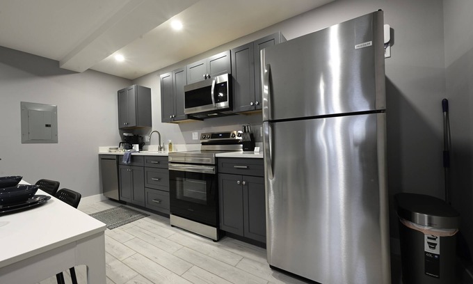 Bellaire Condo | Sleeps 5, boat parking, washer/dryer WiFi, NEW!