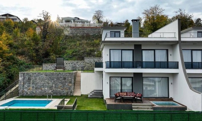 Sapanca Villa | Sleeps 5, Private Pool Villa - AWZ 299