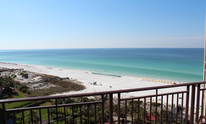 Gulf Pines Condo | Sleeps 8! Reduced Spring rates! Beachfront 2 bedroom at Westwinds Private beach