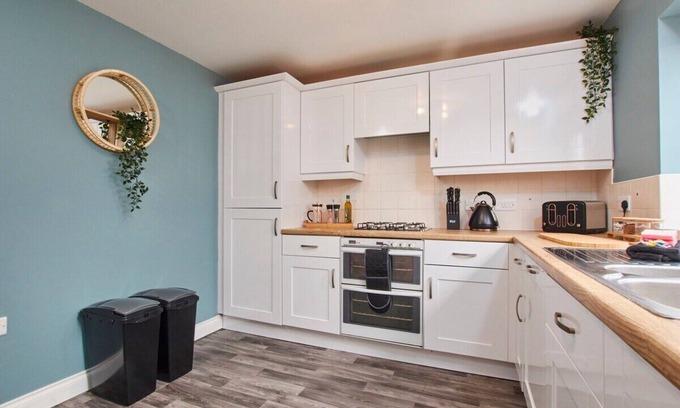 Nantwich House | Sleeps14 | FAB BIG House in Nantwich by PureStay