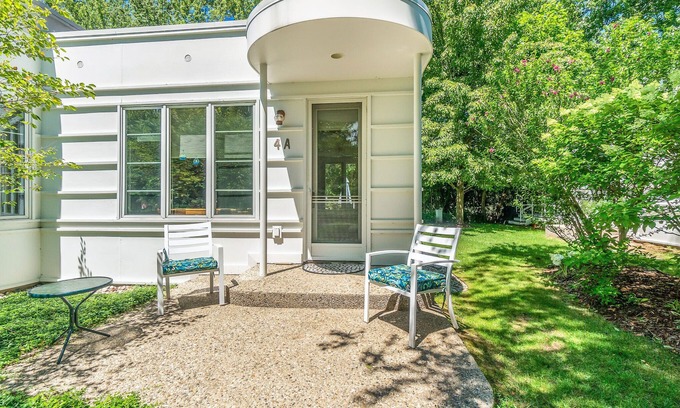 South Haven Cottage | Sleepy Hollow Beach Resort introduces Cottage 4A