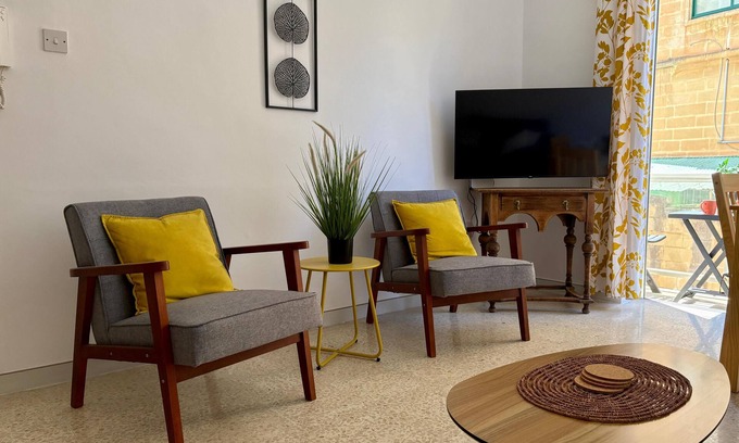 Sliema Apartment | Sliema central and spacious apartment close to the sea and language schools